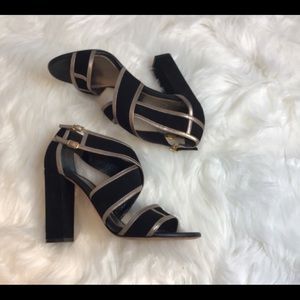 ALEXANDER MCQUEEN BLK SUEDE CROSSOVER PUMPS SZ 8